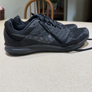 Nike Men's Black Athletic Shoes